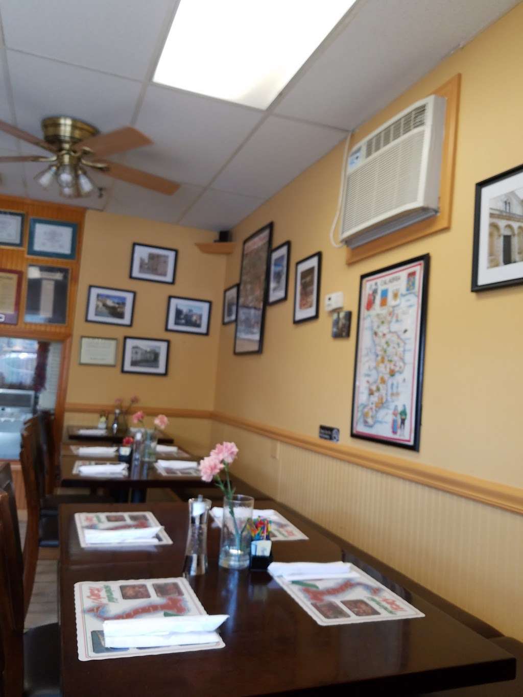 Caffe Paolina | 646 Humphrey St, Swampscott, MA 01907, USA | Phone: (781) 593-6455