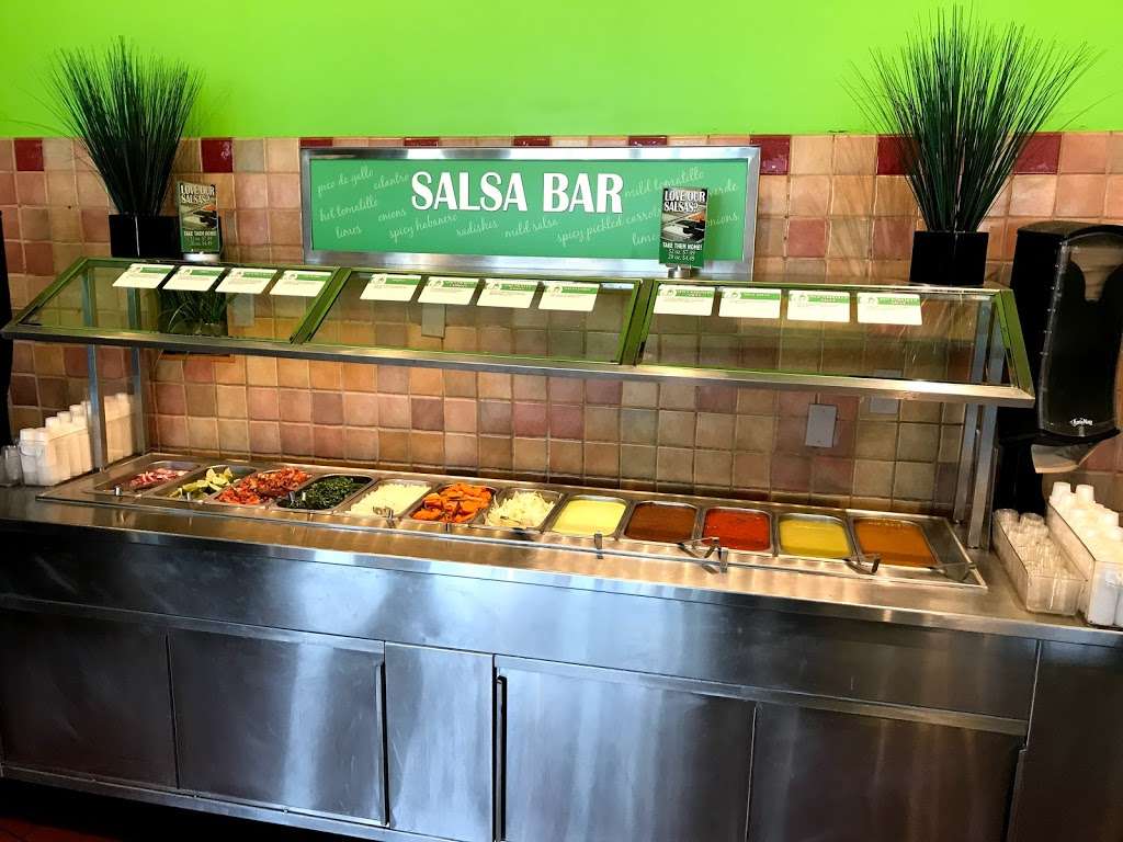 Salsa Verde | 2970 US-34, Oswego, IL 60543, USA | Phone: (630) 551-0200