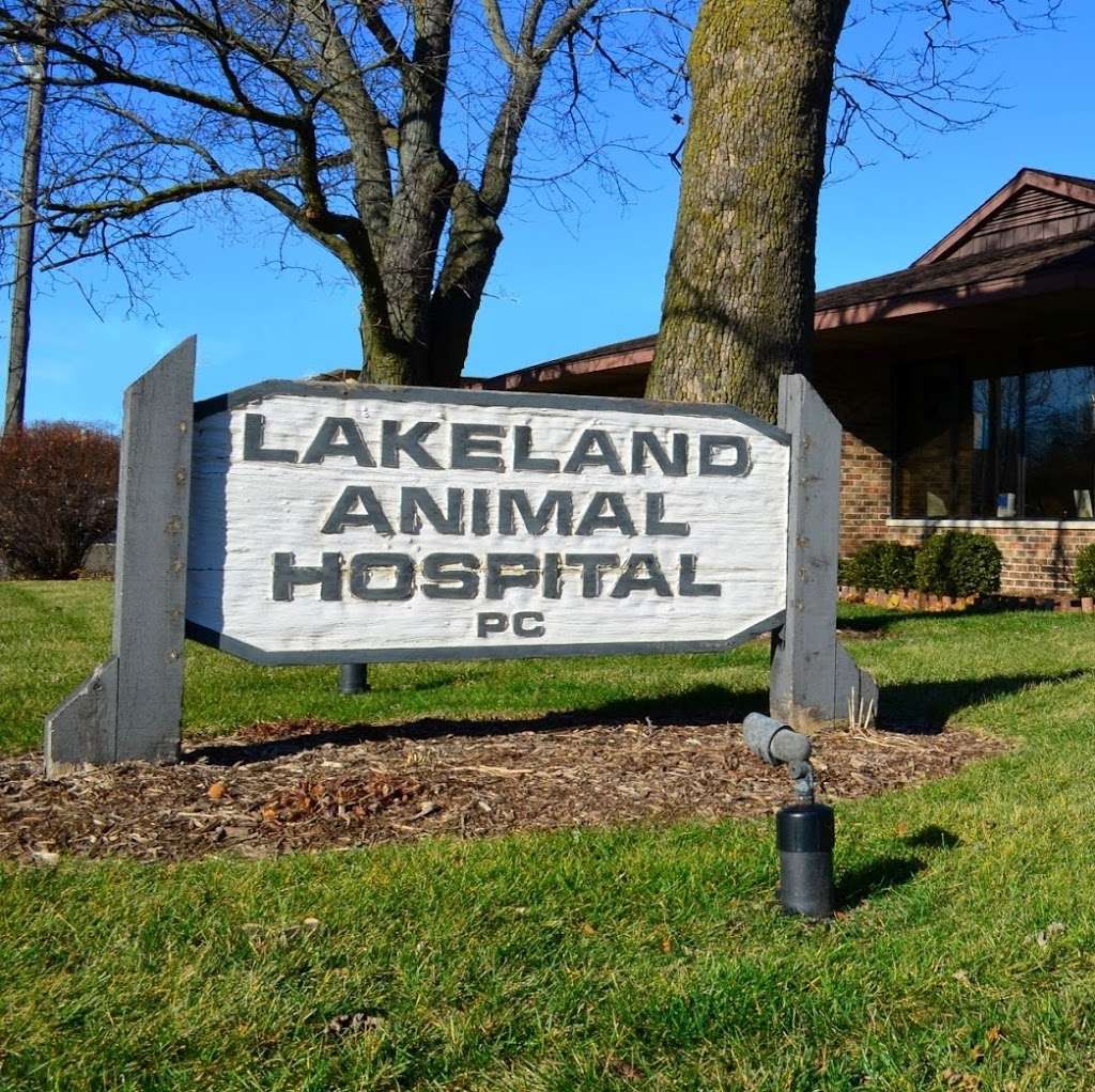 Lakeland Animal Hospital | 4806 W Elm St, McHenry, IL 60050, USA | Phone: (815) 385-6925