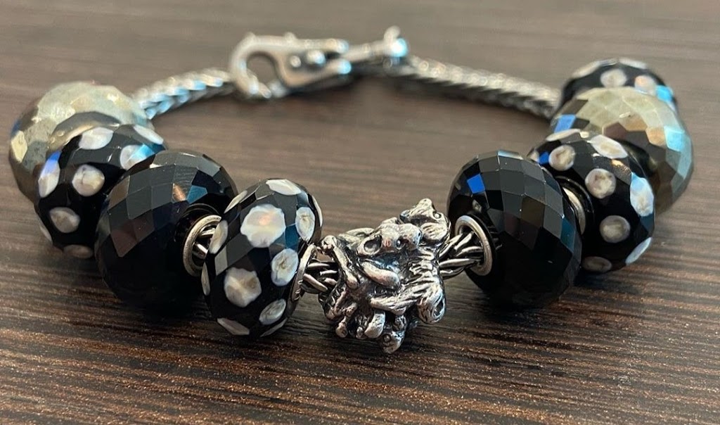 Trollbeads at South Hills Village | 301 S Hills Village Space 2055B, Bethel Park, PA 15241 | Phone: (412) 409-9140