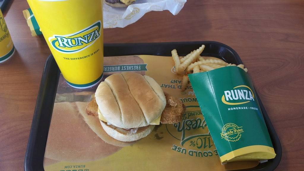 Runza Restaurant | 15757 Center West Hadan Dr, Bennington, NE 68007, USA | Phone: (402) 991-7118