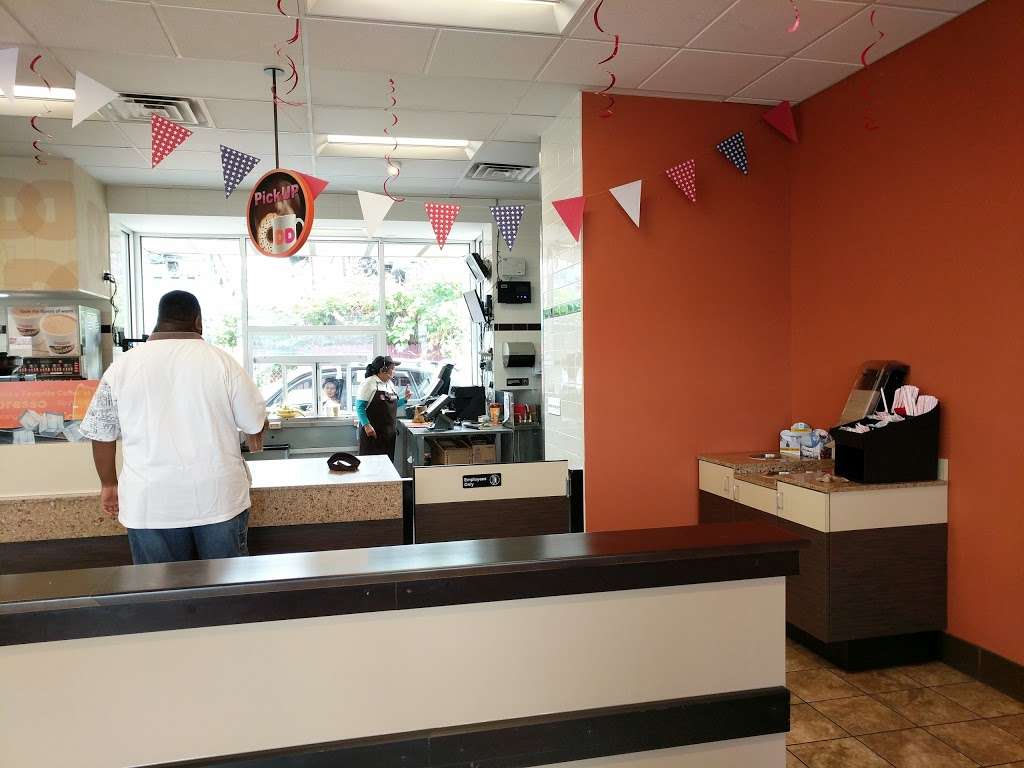 Dunkin - cafe  | Photo 4 of 10 | Address: 1810 Tonnelle Ave, North Bergen, NJ 07047, USA | Phone: (201) 223-5512