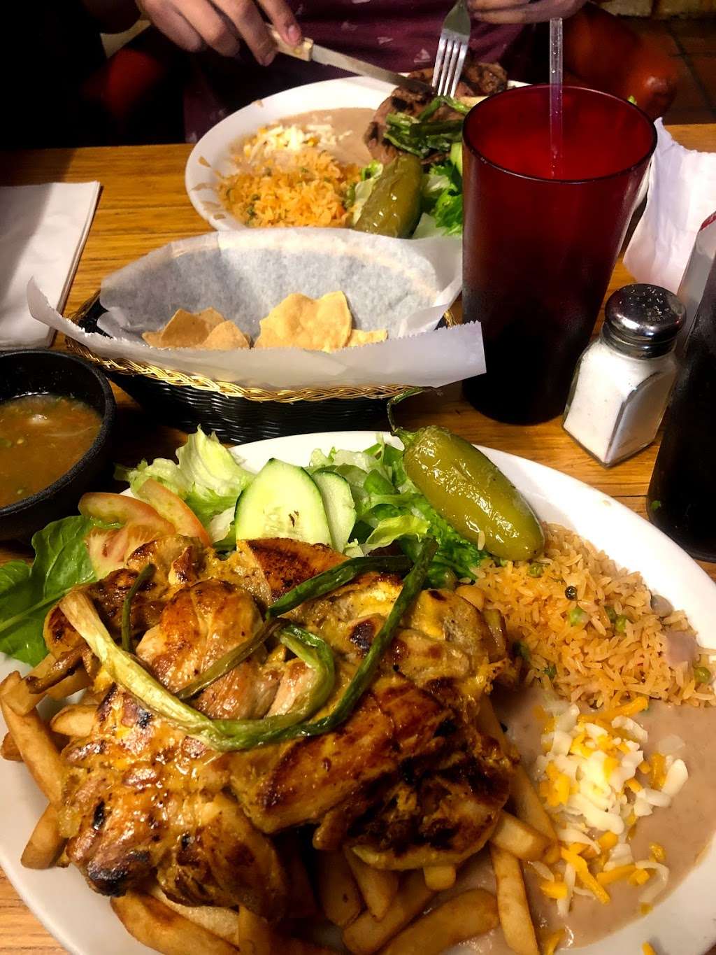 Mariscos Marias Restaurant | 5640 W Adams Blvd, Los Angeles, CA 90016, USA | Phone: (323) 934-7085