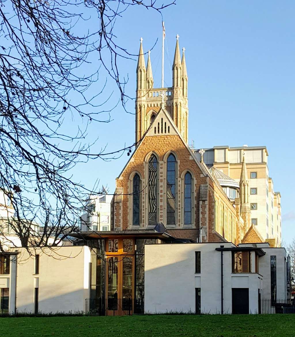 St Pauls Hammersmith | Queen Caroline St, Hammersmith, London W6 9PJ, UK | Phone: 020 8748 3855