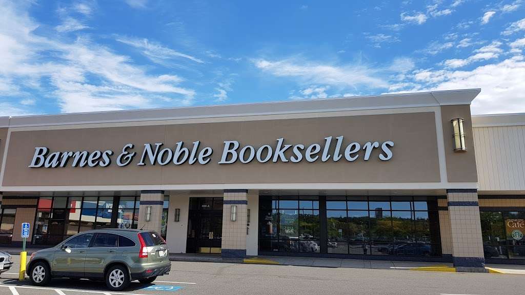 Barnes & Noble | 444 Broadway, Saugus, MA 01906, USA | Phone: (781) 231-4711