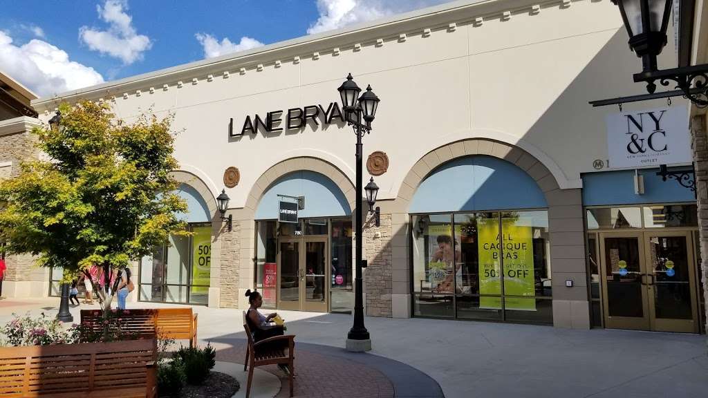 Lane Bryant Outlet | 5422 New Fashion Way, Charlotte, NC 28278, USA | Phone: (704) 587-9737