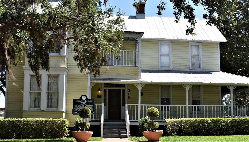 The Historic Baynard House | 208 W Lake Ave, Auburndale, FL 33823, USA