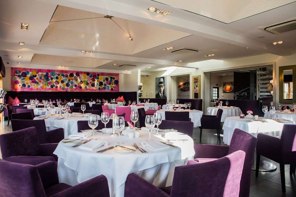 Alecs Restaurant | Navestock Side, Brentwood CM14 5SD, UK | Phone: 01277 375696