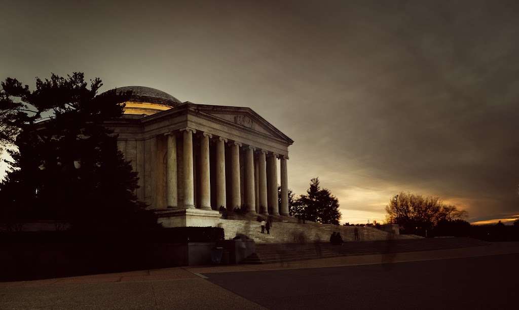 Pedicab Stand -- Jefferson Memorial | 15 E Basin Dr SW, Washington, DC 20242, USA