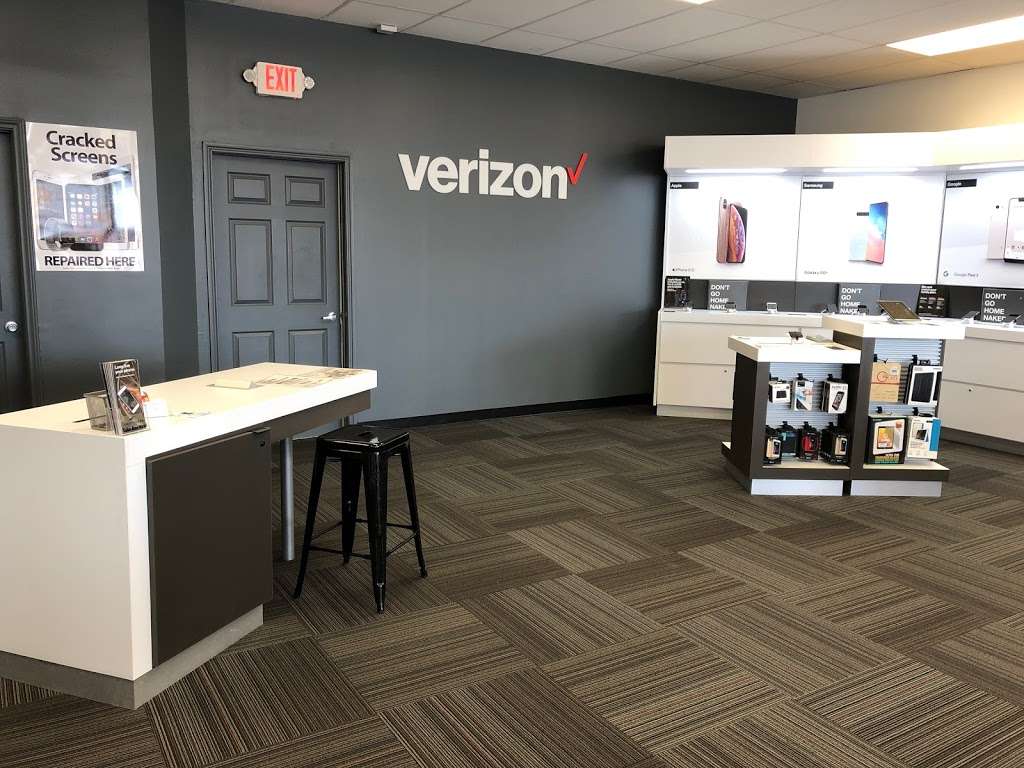 Repairs at Verizon Las Colinas | 4000 N MacArthur Blvd STE. 111, Irving, TX 75038, USA | Phone: (972) 600-8415