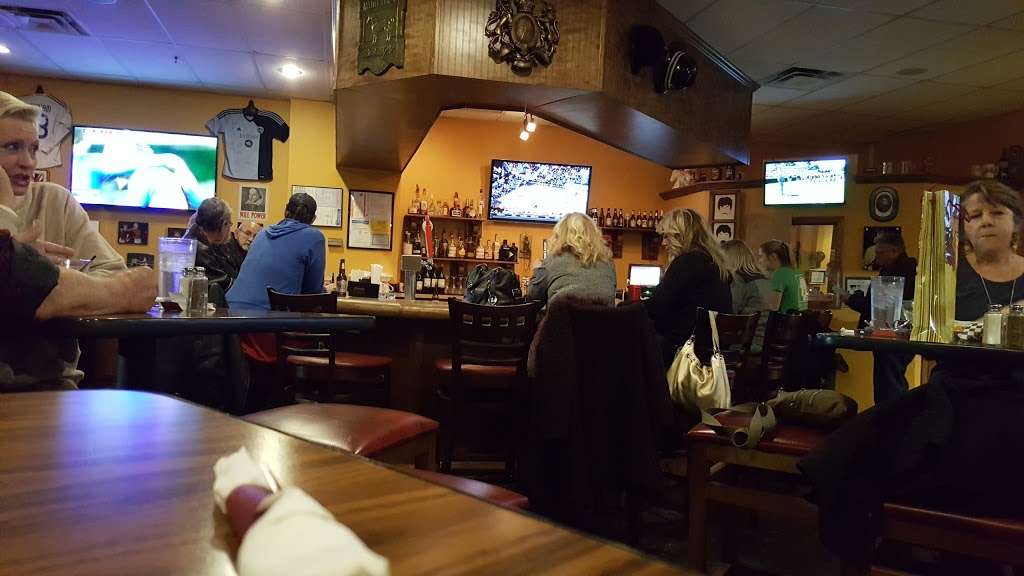 White Horse Pub | 10221 N Oak Trafficway, Kansas City, MO 64155, USA | Phone: (816) 500-7472