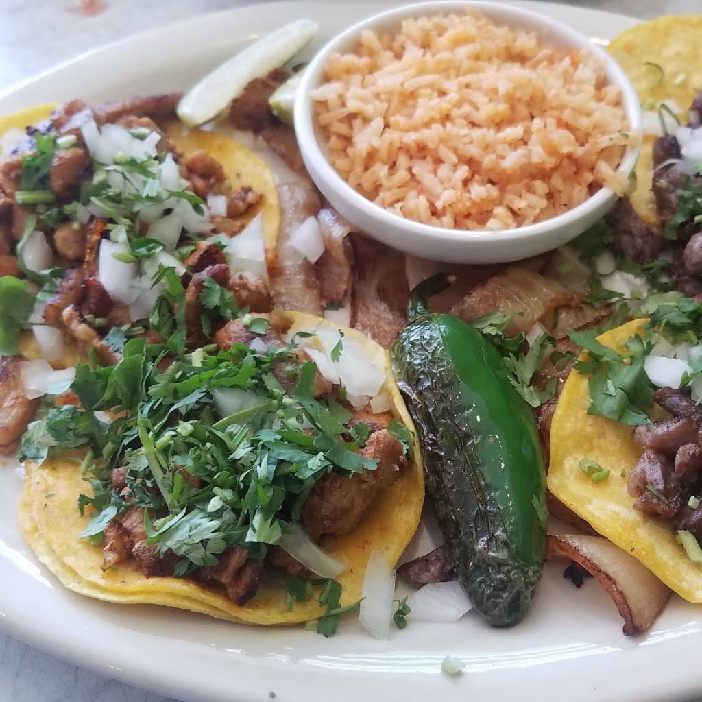 La Familia Mexican Restaurant Austin | 3601 W William Cannon Dr #900, Austin, TX 78749, USA | Phone: (512) 892-1311