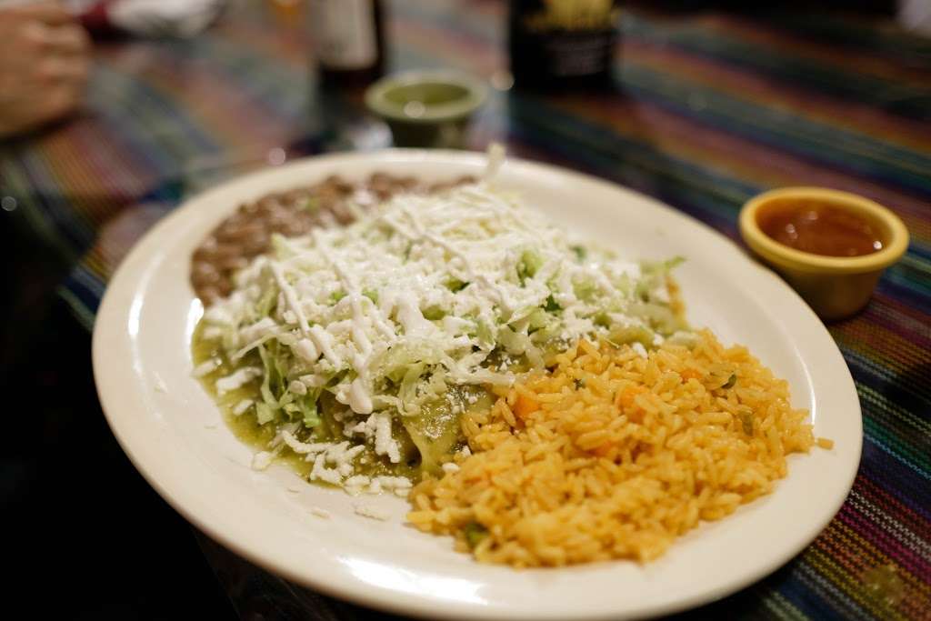 El Molcajete Mexican Food | 271 Old Croton Rd, Flemington, NJ 08822, USA | Phone: (908) 237-1553