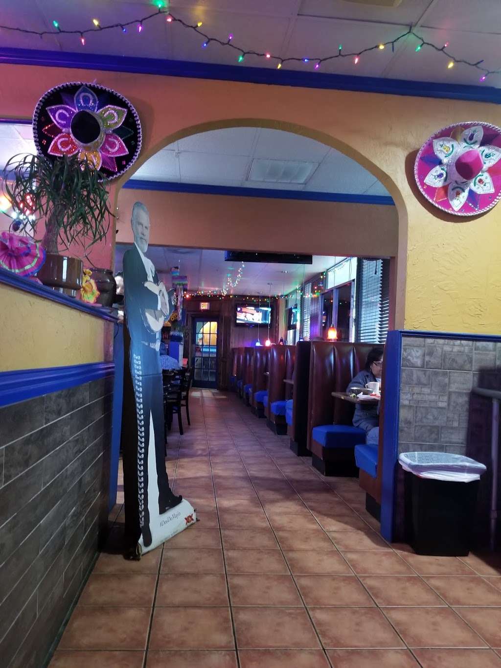 Las Palomas Mexican Restaurant | 14614 Woodforest Blvd, Houston, TX 77015, USA | Phone: (713) 453-6175