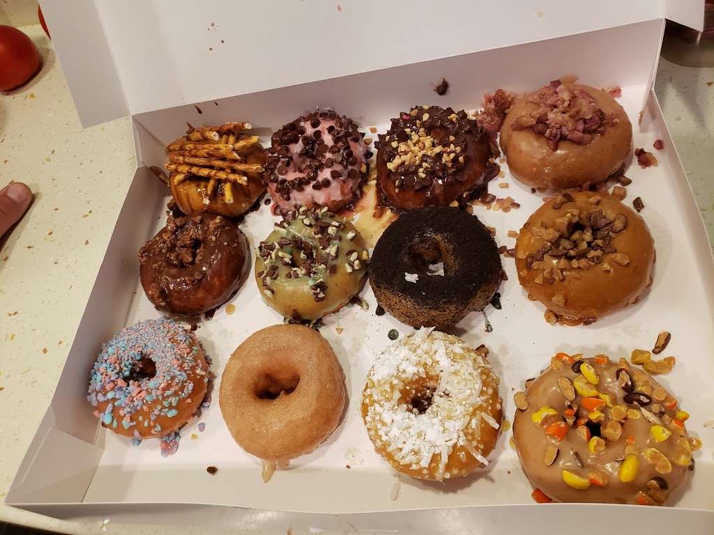 The Hungry Donut | 11021 Nicholas Ln #3, Ocean Pines, MD 21811, USA | Phone: (410) 208-1100