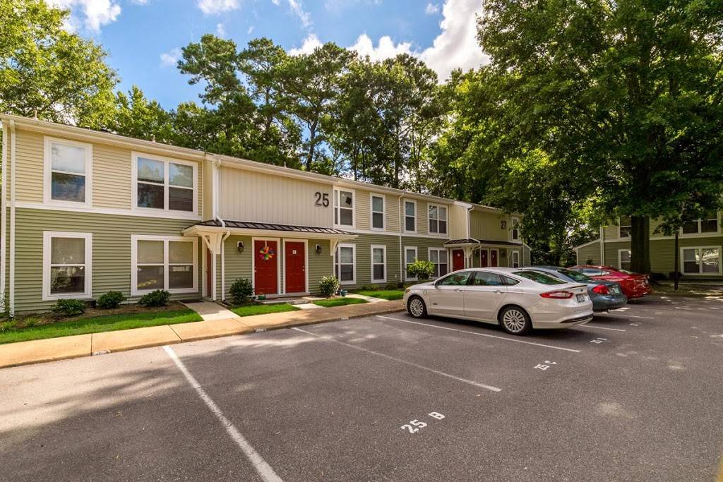 Kingsbridge Apartments | Photo 5 of 20 | Address: 13A Johnstown Crescent, Chesapeake, VA 23322, USA | Phone: (757) 267-9937