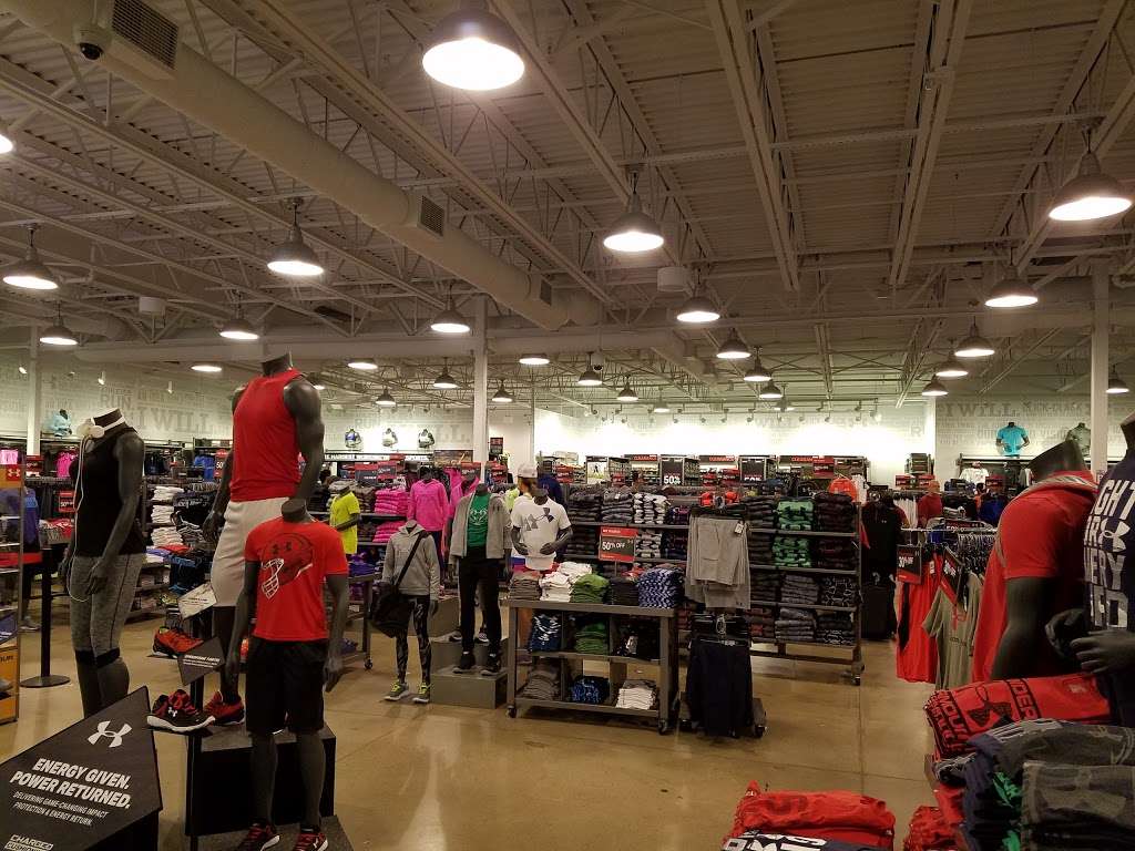 Under Armour Factory House | 1 Premium Outlet Boulevard, #305, Wrentham, MA 02093, USA | Phone: (508) 384-1180