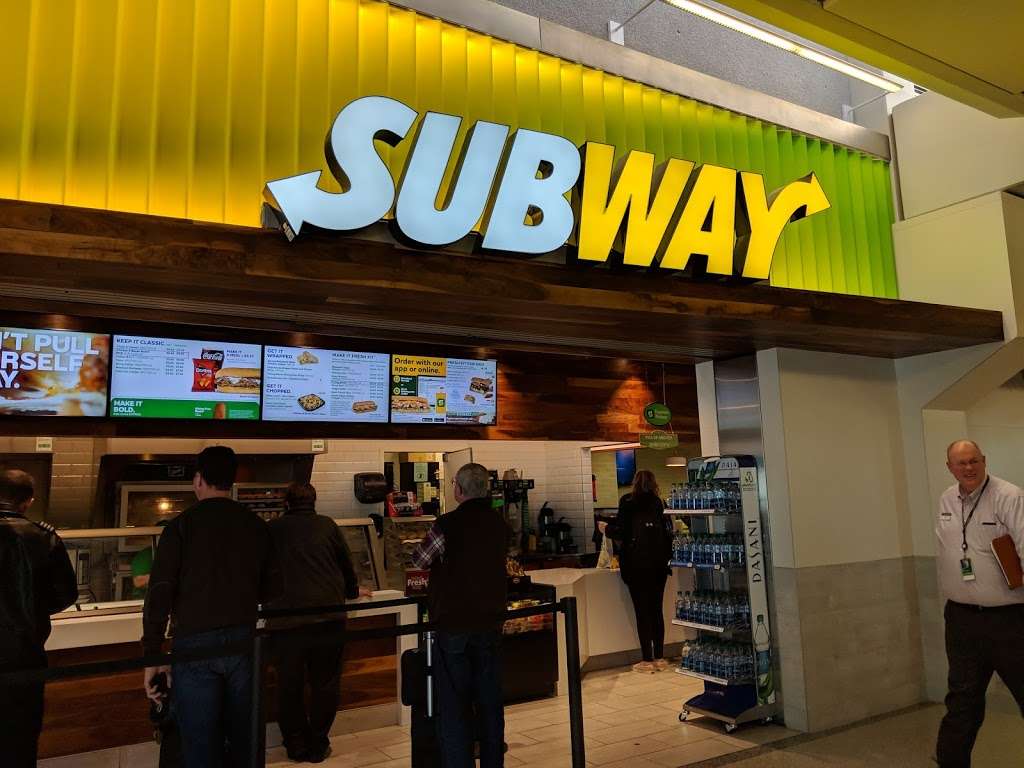 Subway | 2141 S. International Pkwy Dfw Gate B-24, Dfw Airport, TX 75261, USA | Phone: (972) 973-7753