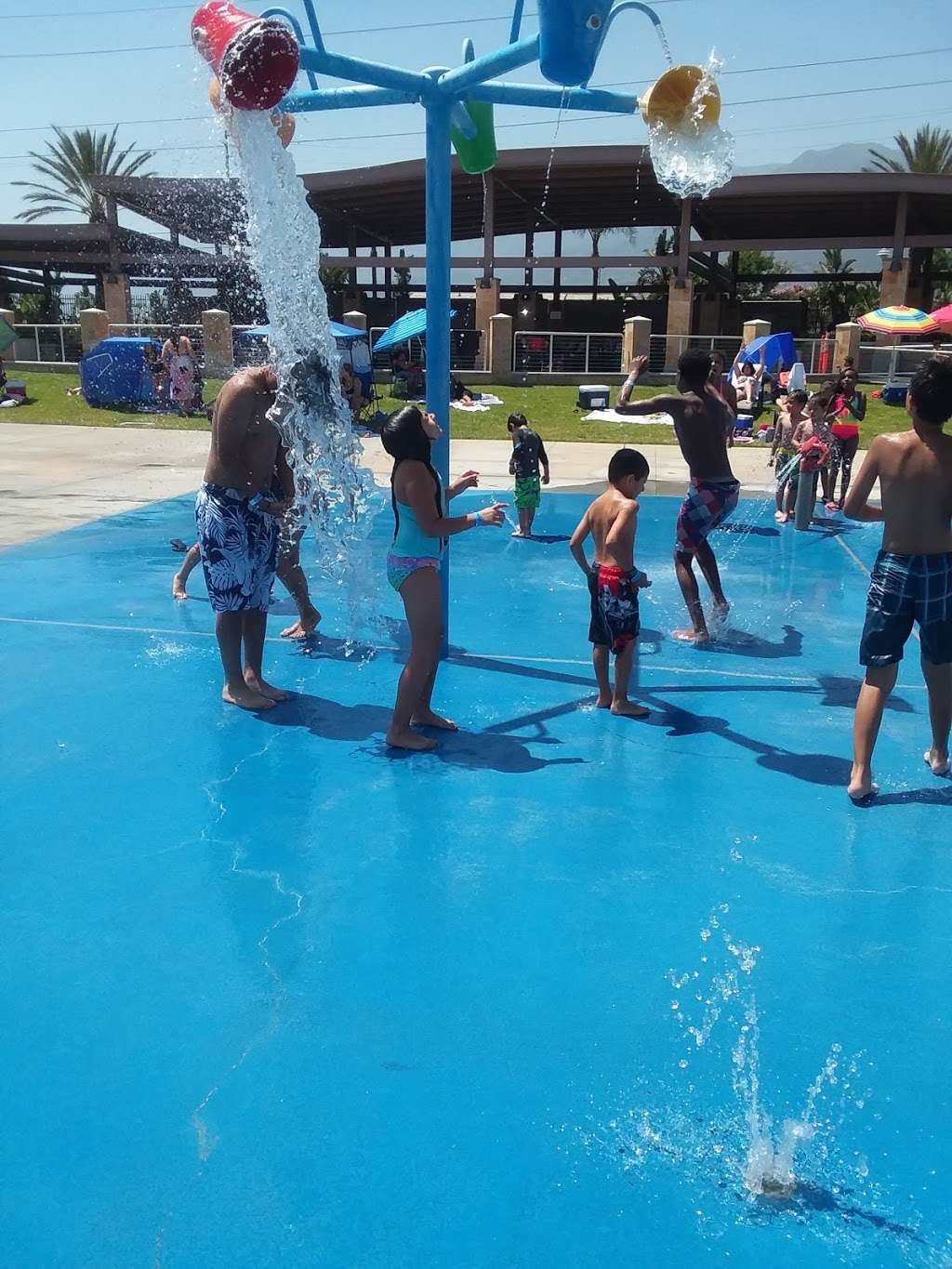 Fontana Park Aquatic Center | 15610 Summit Ave, Fontana, CA 92336 | Phone: (909) 854-5111