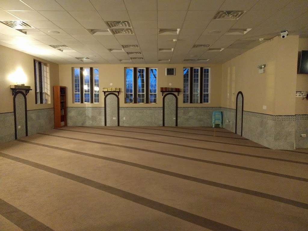 Masjid Darul-Quran | 2514 W Thorndale Ave, Chicago, IL 60659, USA | Phone: (773) 681-0801