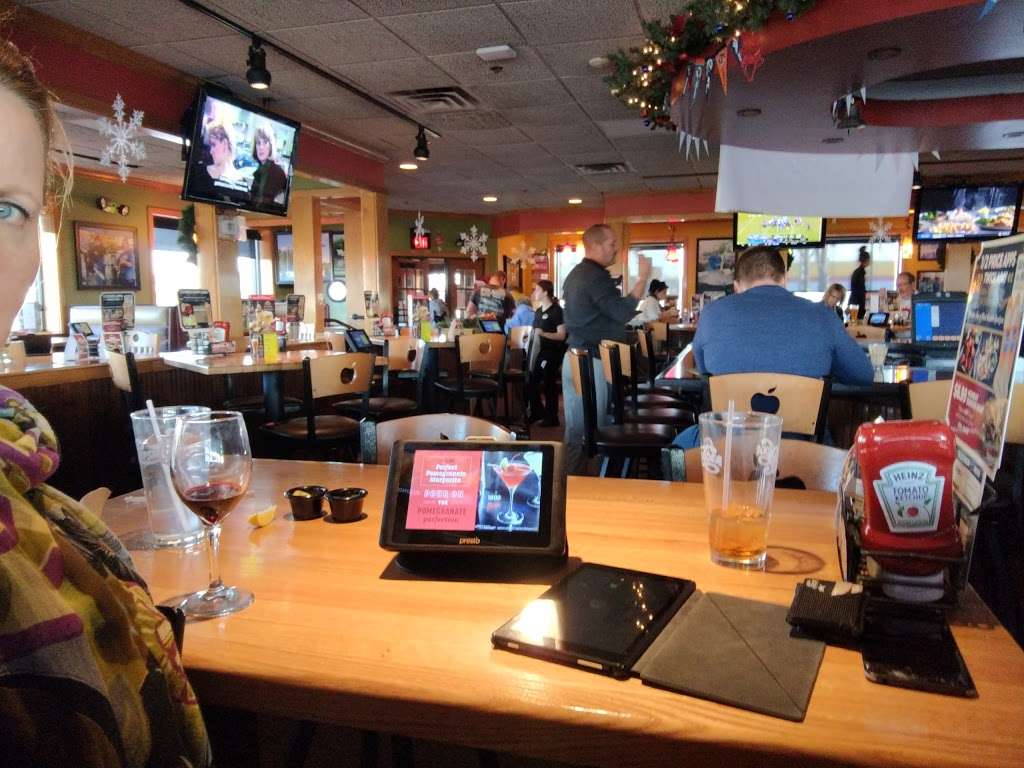 Applebees Grill + Bar | 1050 Wayne Ave, Chambersburg, PA 17201, USA | Phone: (717) 263-4040