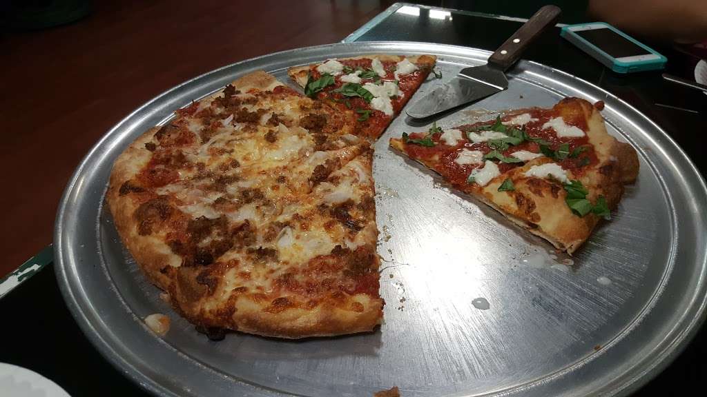 Leos Pizza | 4065 Haverhill Rd, West Palm Beach, FL 33417, USA | Phone: (561) 471-4955
