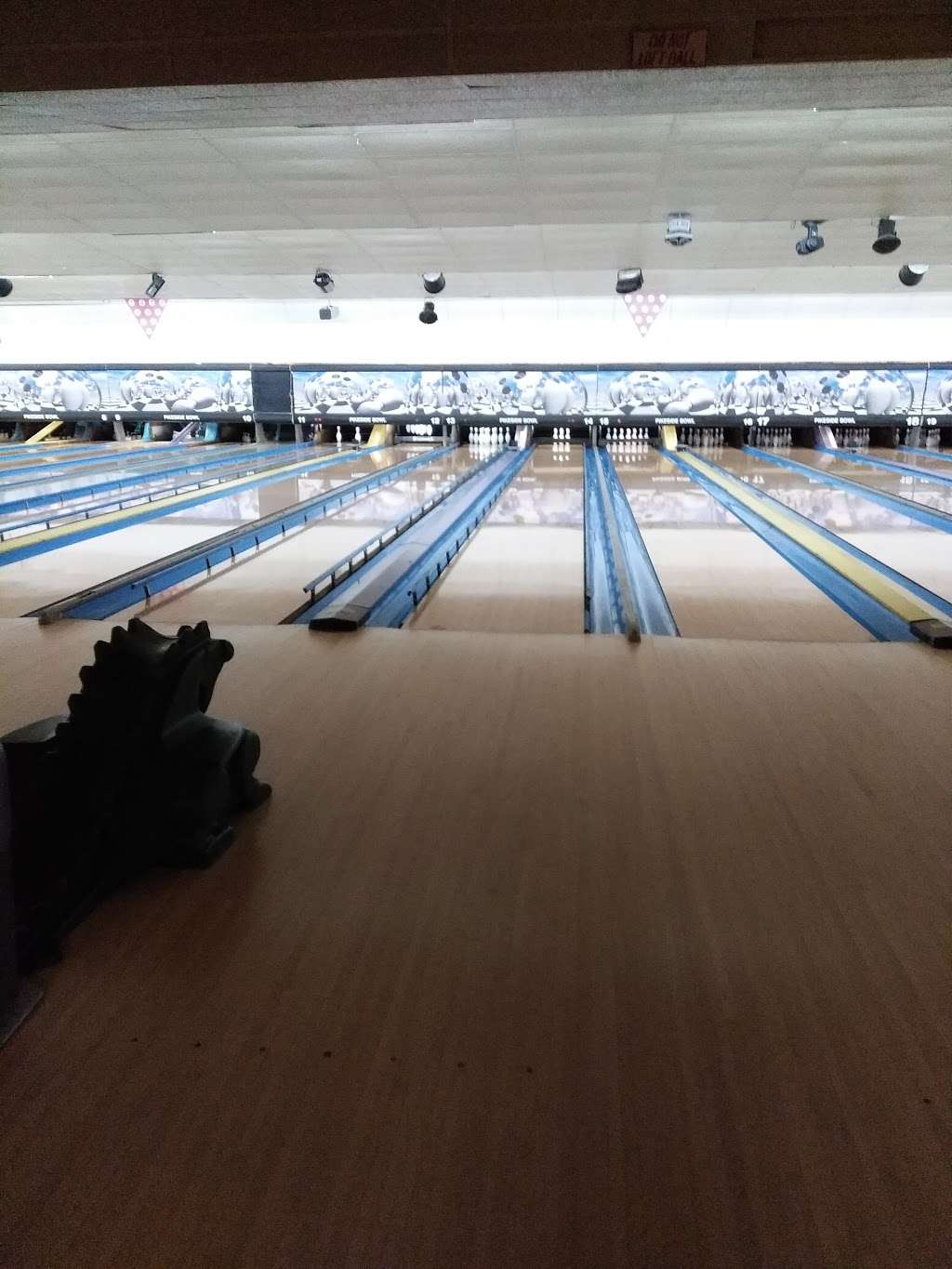 Pikeside Bowl | 3485 Winchester Ave, Martinsburg, WV 25405, USA | Phone: (304) 267-2042