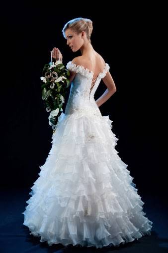 Creative Wedding Gowns | 2504 Whisper Ridge Ln, Arlington, TX 76006 | Phone: (817) 323-9440