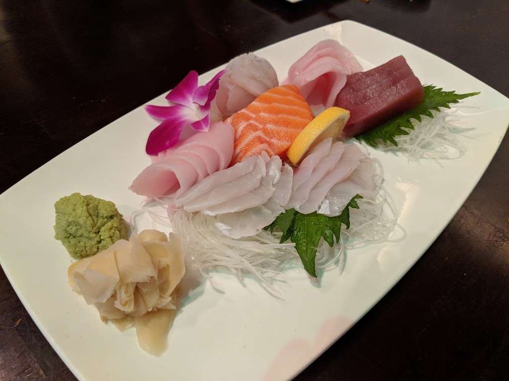 Hikari Sushi | 1040 N American St #701, Philadelphia, PA 19123, USA | Phone: (215) 923-2654