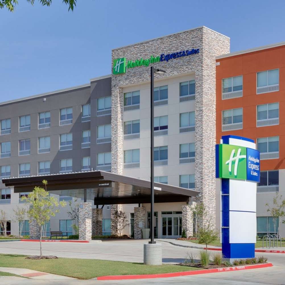 Holiday Inn Express & Suites Dallas NW HWY - Love Field | 2217 Connector Dr, Dallas, TX 75220, USA | Phone: (469) 466-3940
