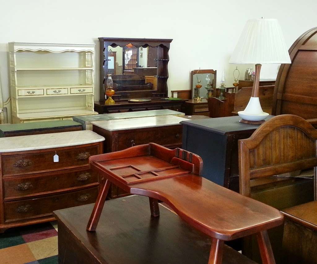 Antiques To Present | 1071 PA-100, Bechtelsville, PA 19505, USA | Phone: (484) 415-7994