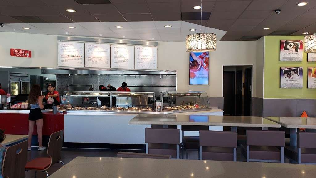 Panda Express | 700 Foothill Blvd, La Cañada Flintridge, CA 91011, USA | Phone: (818) 952-8882