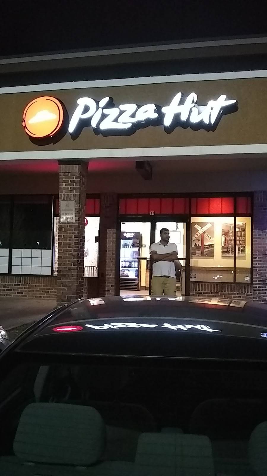 Pizza Hut | 8221 Southside Blvd, Station Plz, Jacksonville, FL 32256, USA | Phone: (904) 646-5544