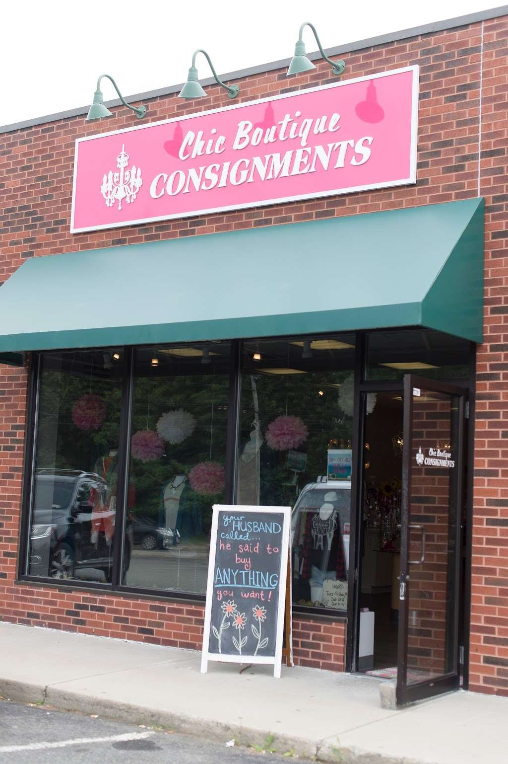 Chic Boutique Consignments | 1440 Pleasant St, Bridgewater, MA 02324, USA | Phone: (508) 807-4032