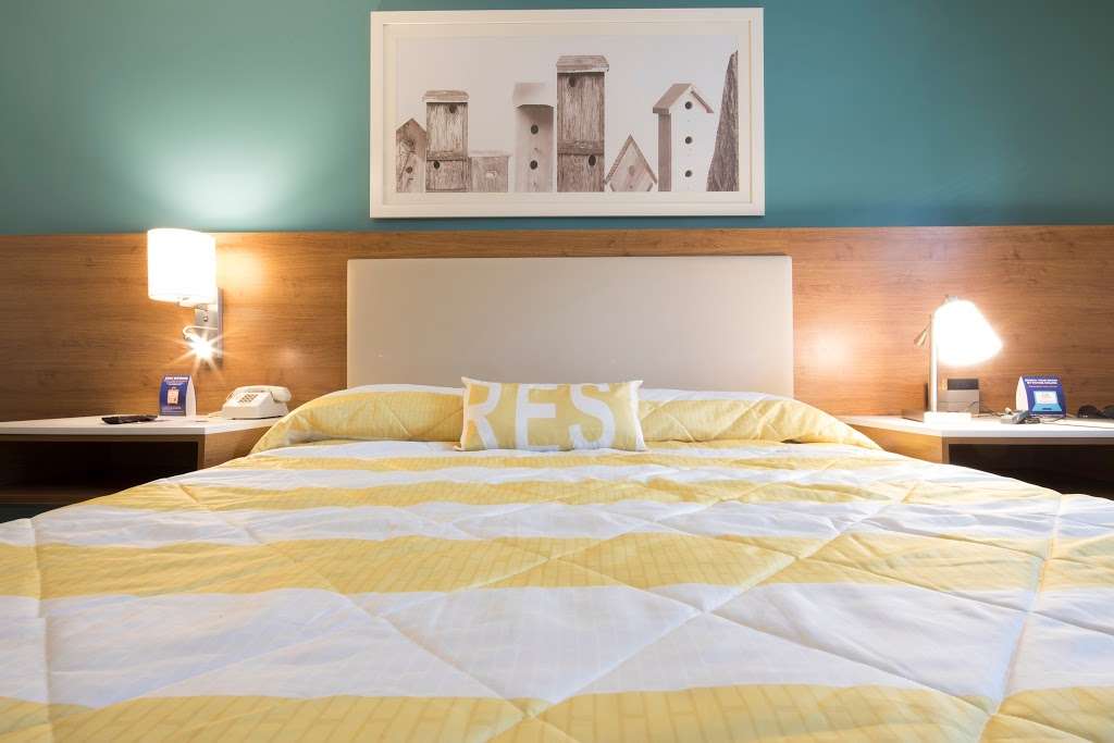 Uptown Suites Extended Stay Charlotte NC – Concord | 7850 Commons Park Cir NW, Concord, NC 28027, USA | Phone: (704) 454-1504