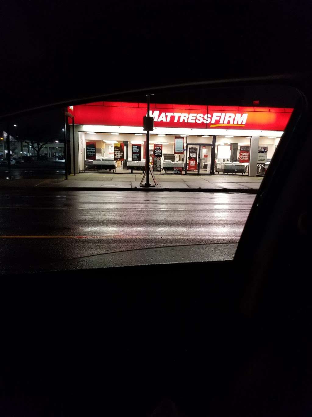 Mattress Firm Valley Stream | 450 W Sunrise Hwy, Valley Stream, NY 11581 | Phone: (516) 568-3900