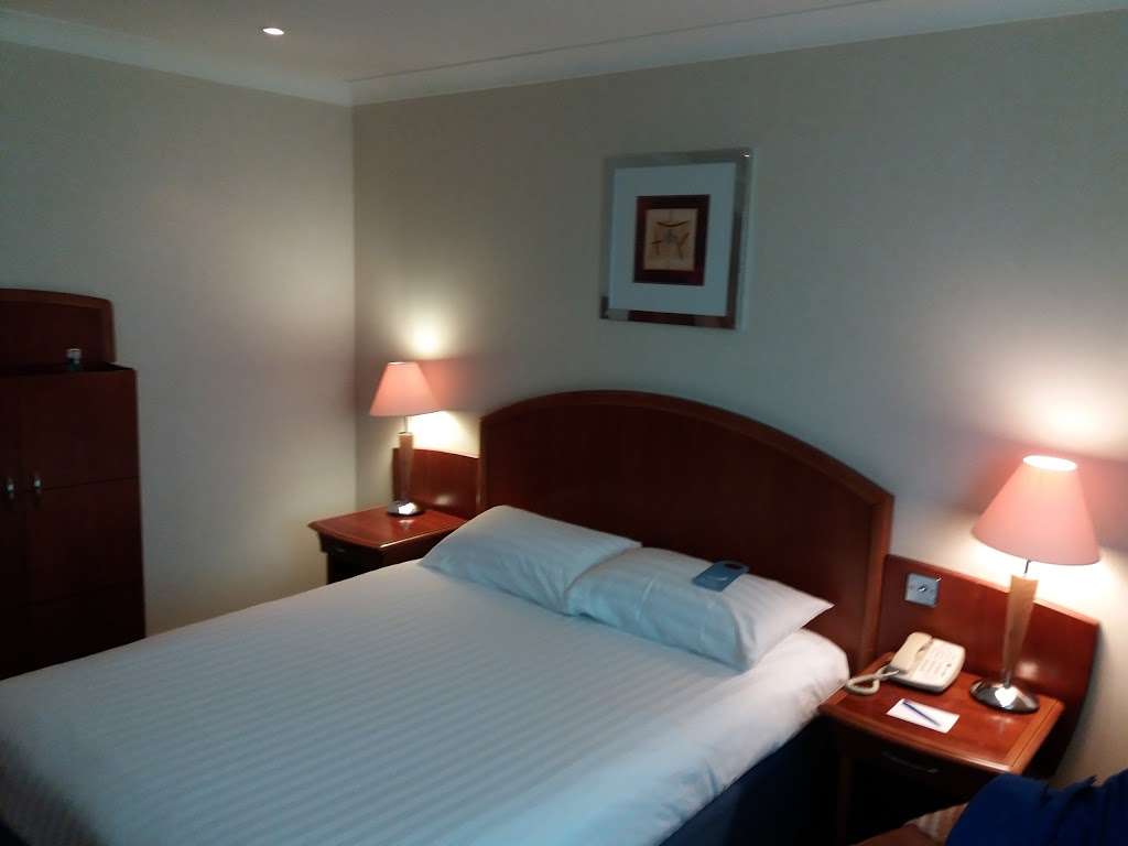 Arora Hotel Gatwick Crawley | Southgate Ave, Crawley RH10 6LW, UK | Phone: 01293 530000