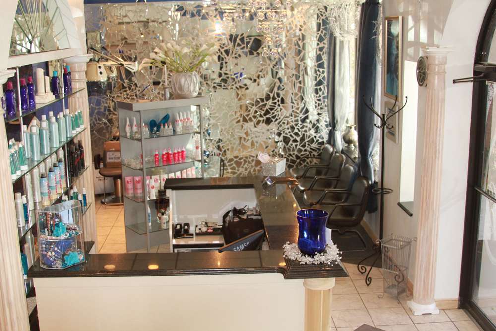 Split Endz Salon | 2105 Sproul Rd, Broomall, PA 19008, USA | Phone: (610) 353-3900