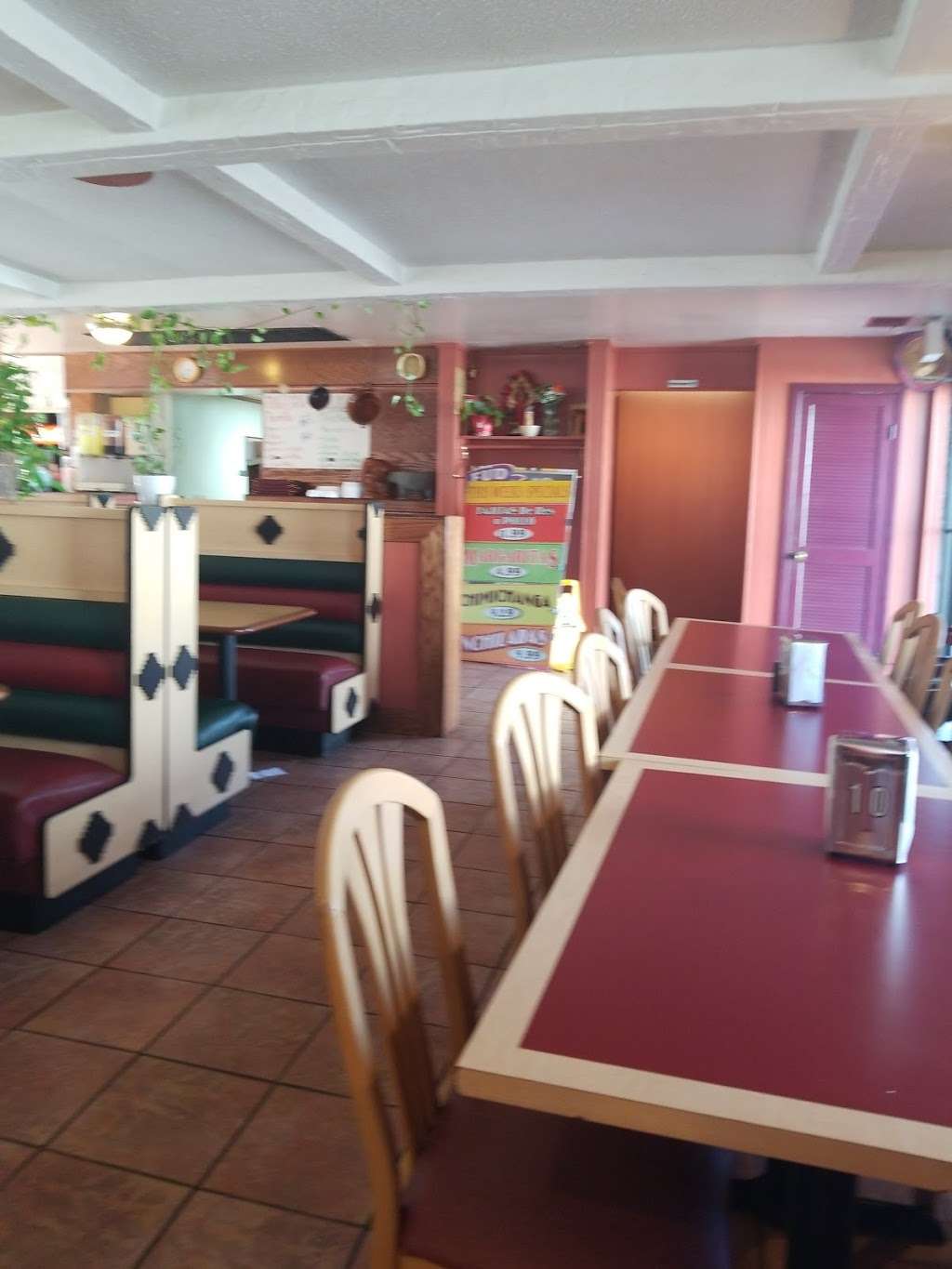 La Trinidad Restaurant | 207 S Ayer St, Harvard, IL 60033, USA | Phone: (815) 943-7220