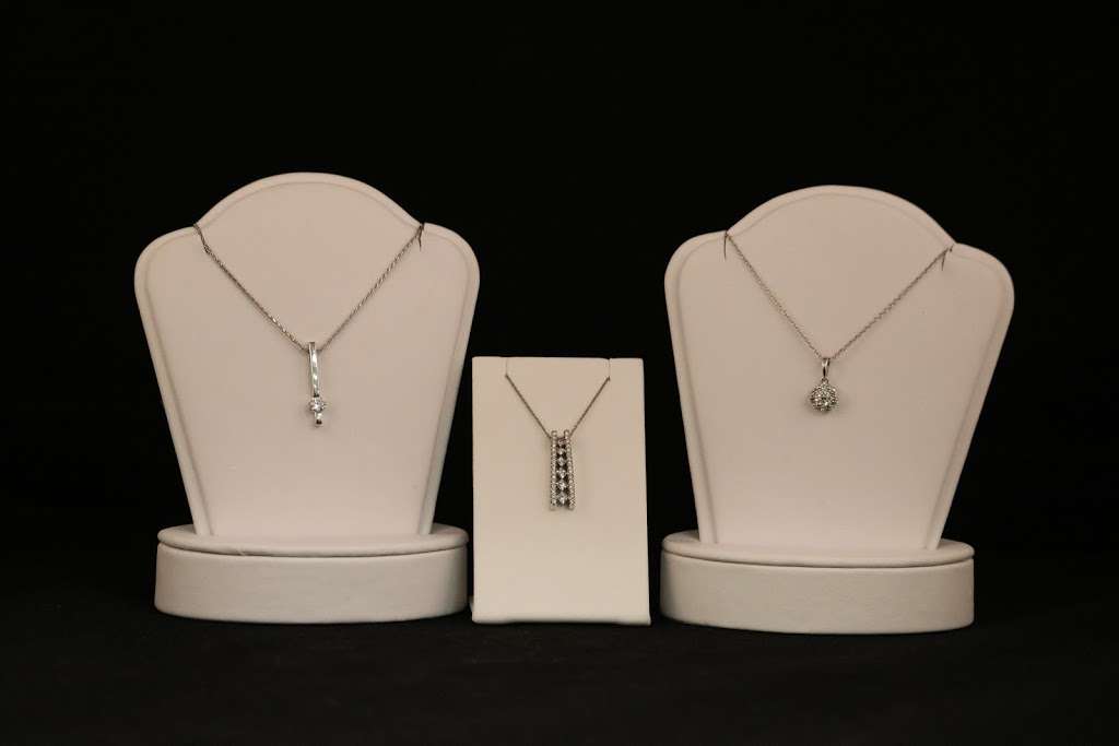 Jewelry Barn | 10009 Northwestern Ave, Franksville, WI 53126, USA | Phone: (262) 802-3048