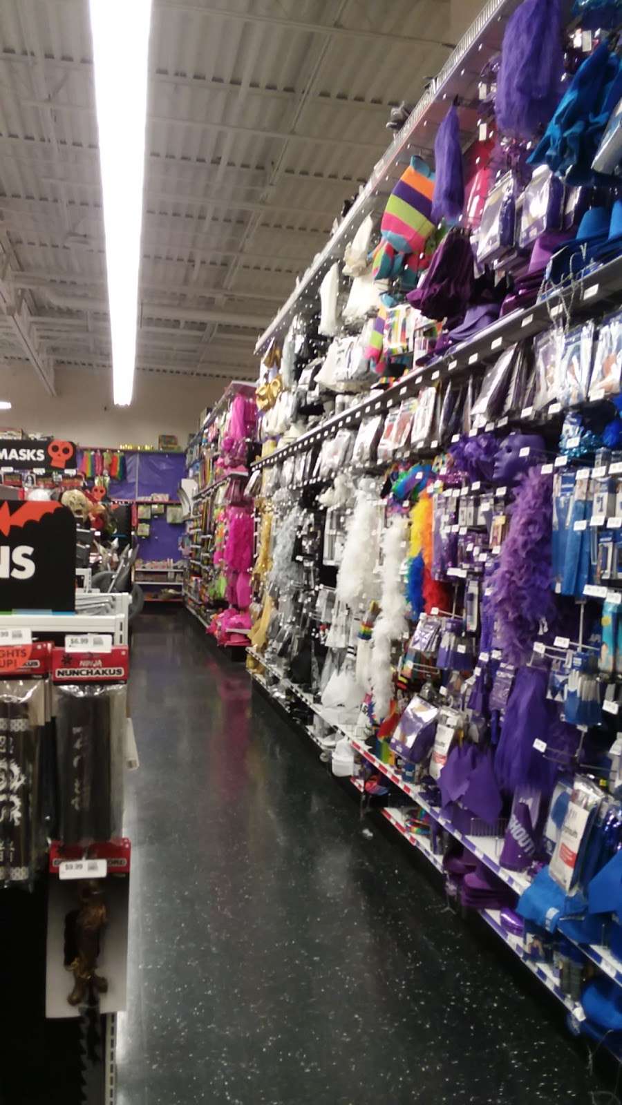 Party City | 610 Porters Vale Blvd, Valparaiso, IN 46383, USA | Phone: (219) 462-6692