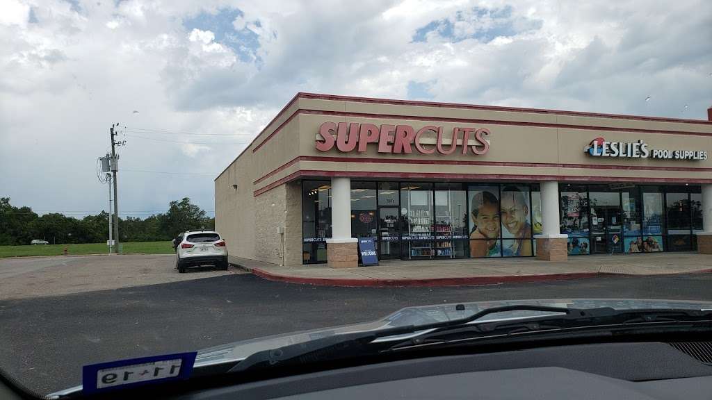 Supercuts | 204 W Highway 332 C, Lake Jackson, TX 77566, USA | Phone: (979) 297-2515