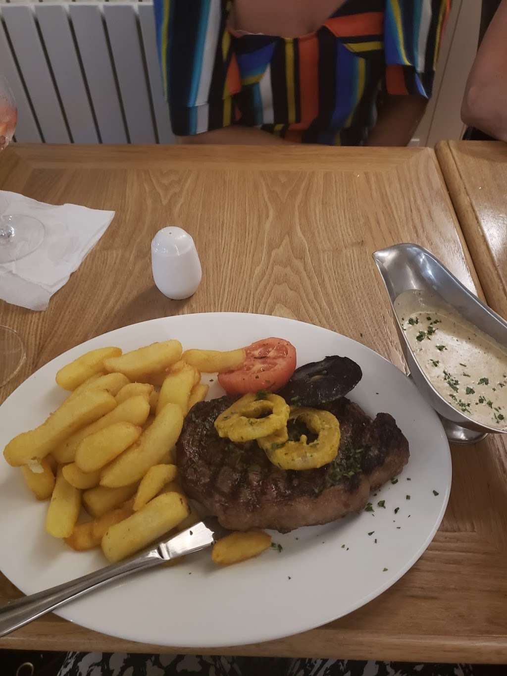 The Three Crutches | Old Watling St, Rochester, Strood ME2 3UG, UK | Phone: 01634 290148