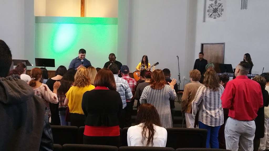 Templo De Alabanza | 957 N Cactus Ave, Rialto, CA 92376