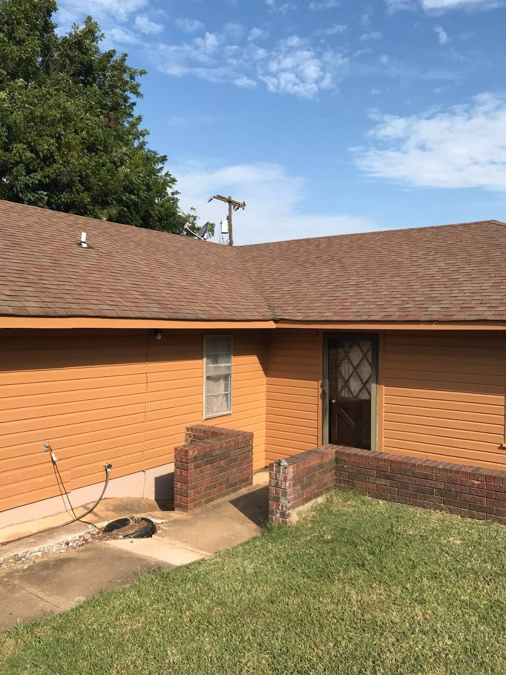 L. Jackson Roofing & Guttering | 1479 S Sandy Lane, Chandler, OK 74834 | Phone: (405) 520-4399