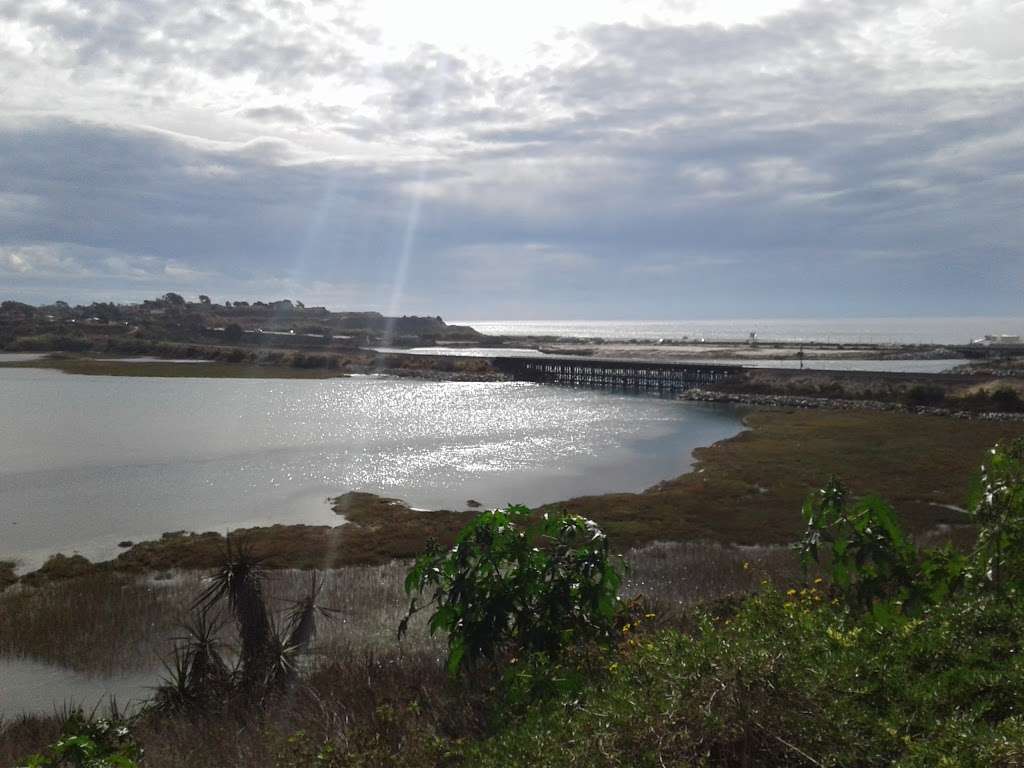 Batiquitos Lagoon North Bluff Trail Windrose Circle Trailhead | Carlsbad, CA 92011, USA | Phone: (760) 434-2824