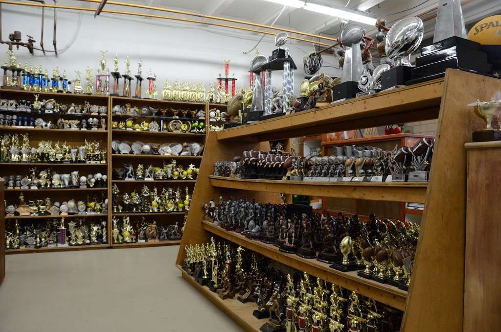 Noblesville Trophies | 1720 S 10th St, Noblesville, IN 46060, USA | Phone: (317) 773-7391