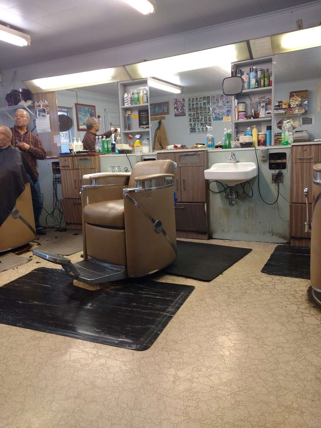 Greg Eastside Barber Shop | 3338 N Emerson Ave, Indianapolis, IN 46218 | Phone: (317) 547-0298