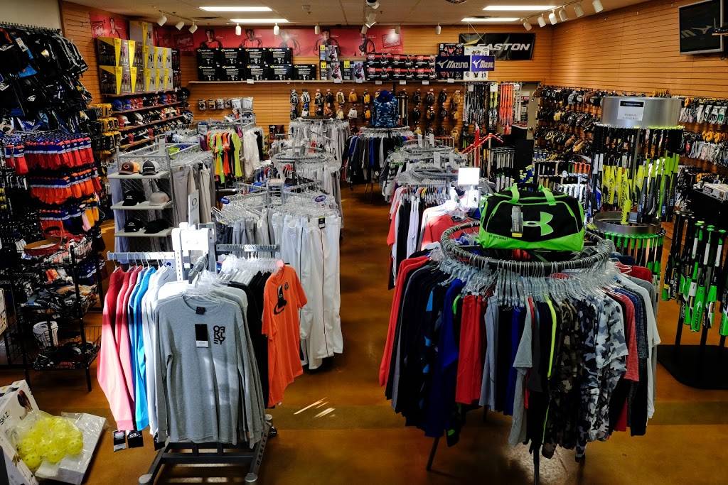 TGW - The Golf Warehouse | 8851 E 34th St N, Wichita, KS 67226, USA | Phone: (316) 858-0462