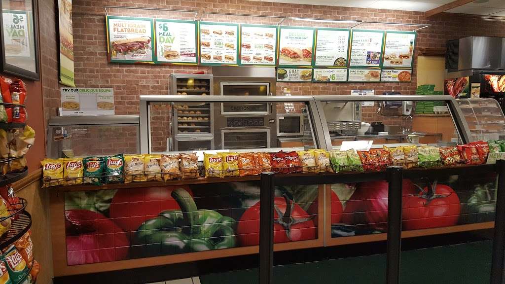 Subway Restaurants | 275 S Randall Rd, Elgin, IL 60123 | Phone: (847) 608-4220